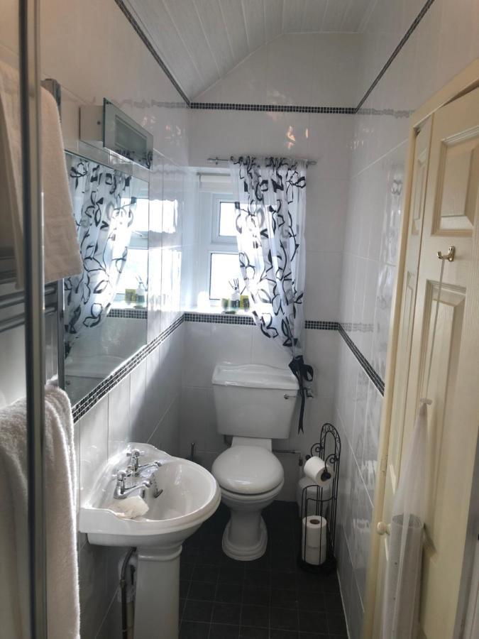 מלון חלנדודנו Adcote House (Adults Only) מראה חיצוני תמונה